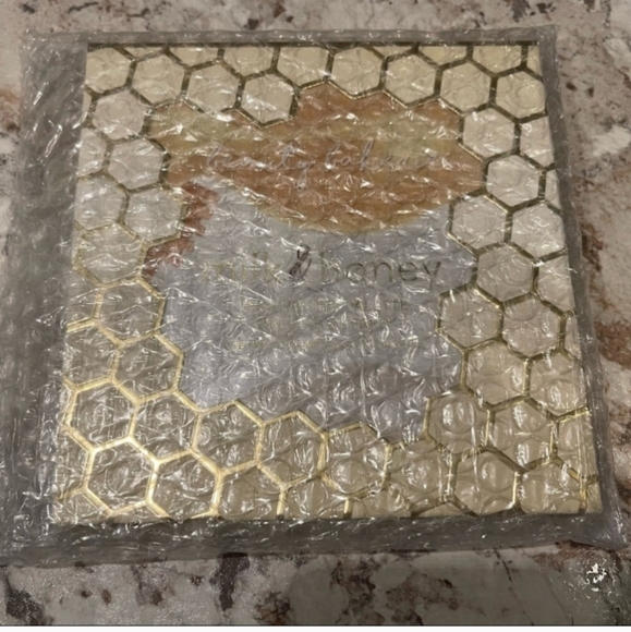 Beauty Bakerie Milk & Honey Highlight Palette can use as Eyeshadow NEW - Picture 5 of 7